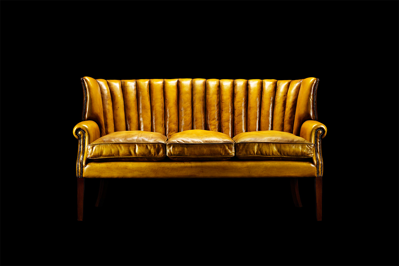Sofá de cuero amarillo Oliver Goldsmith