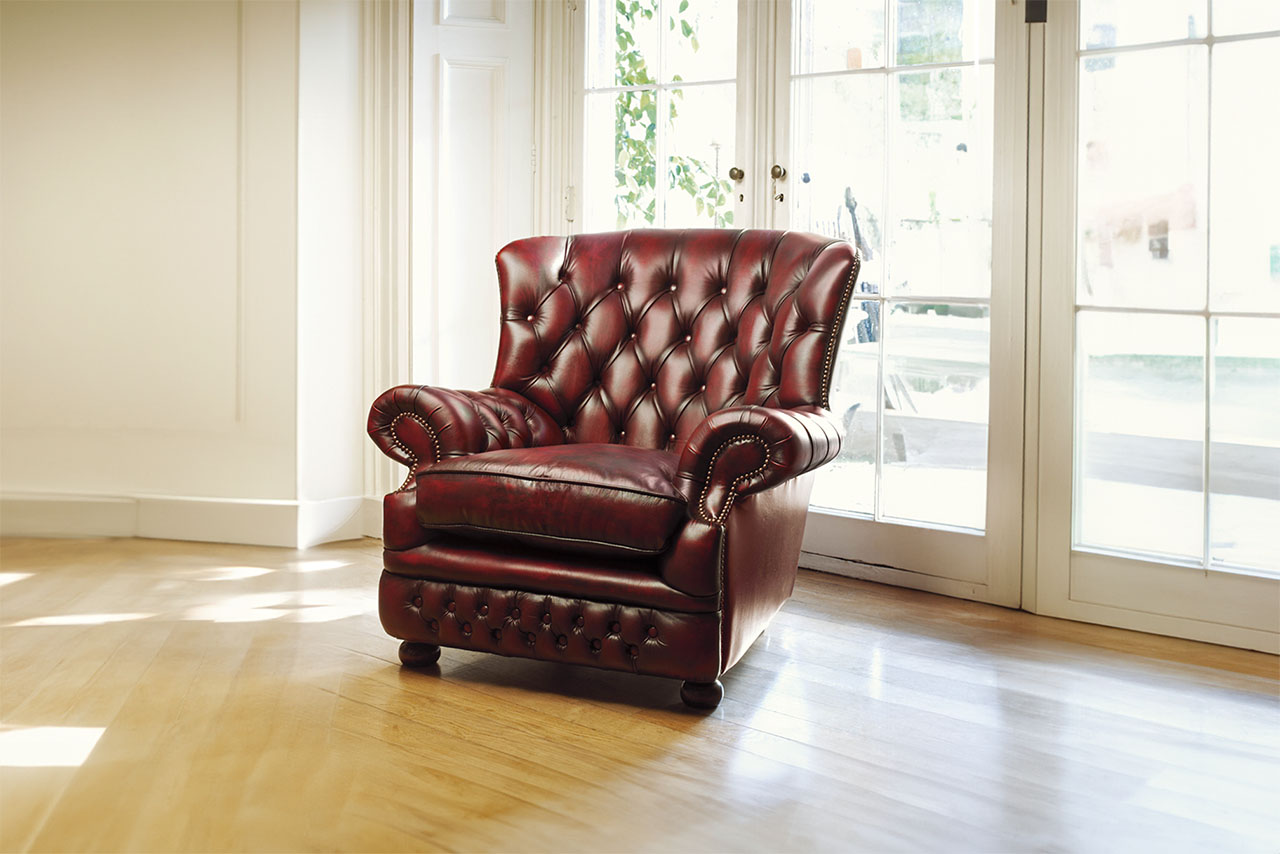 Silla Howland Classic de cuero rojo envejecido