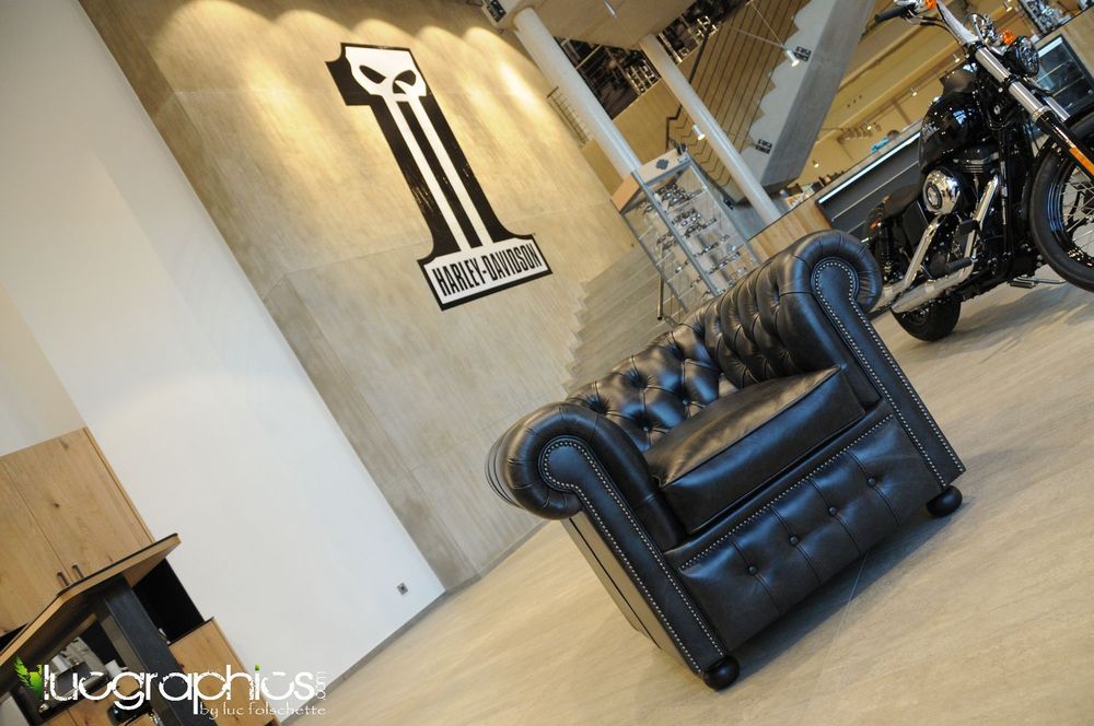 WILLIAM CHAIR IN CRACKLE BLACK LEATHER