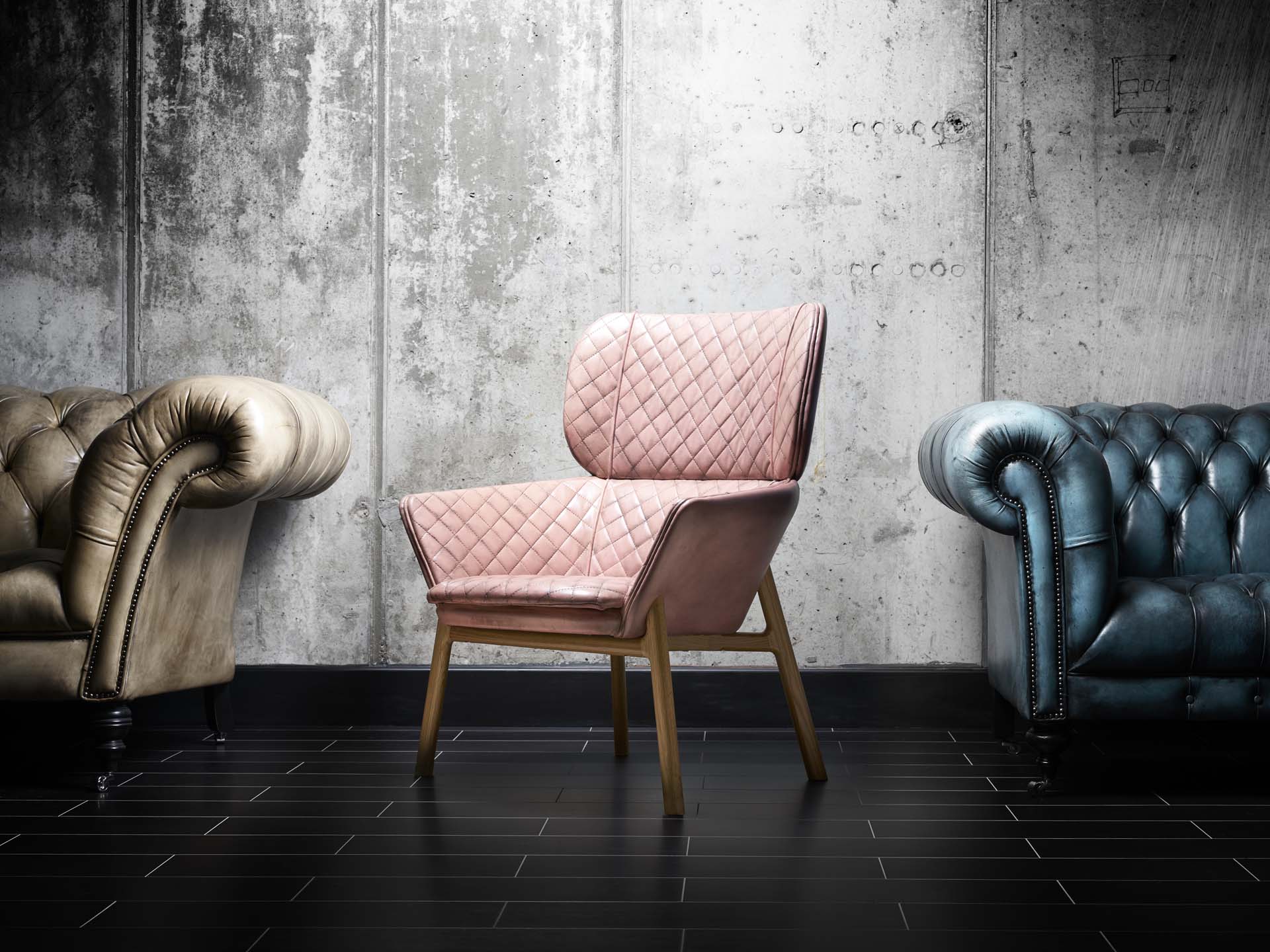 Fleming Howland fauteuil à oreilles en cuir façonné à la main sur mesure, fabriqué en Angleterre
