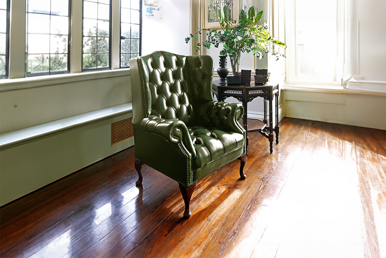 Fauteuil Hamilton en cuir vieilli vert classique
