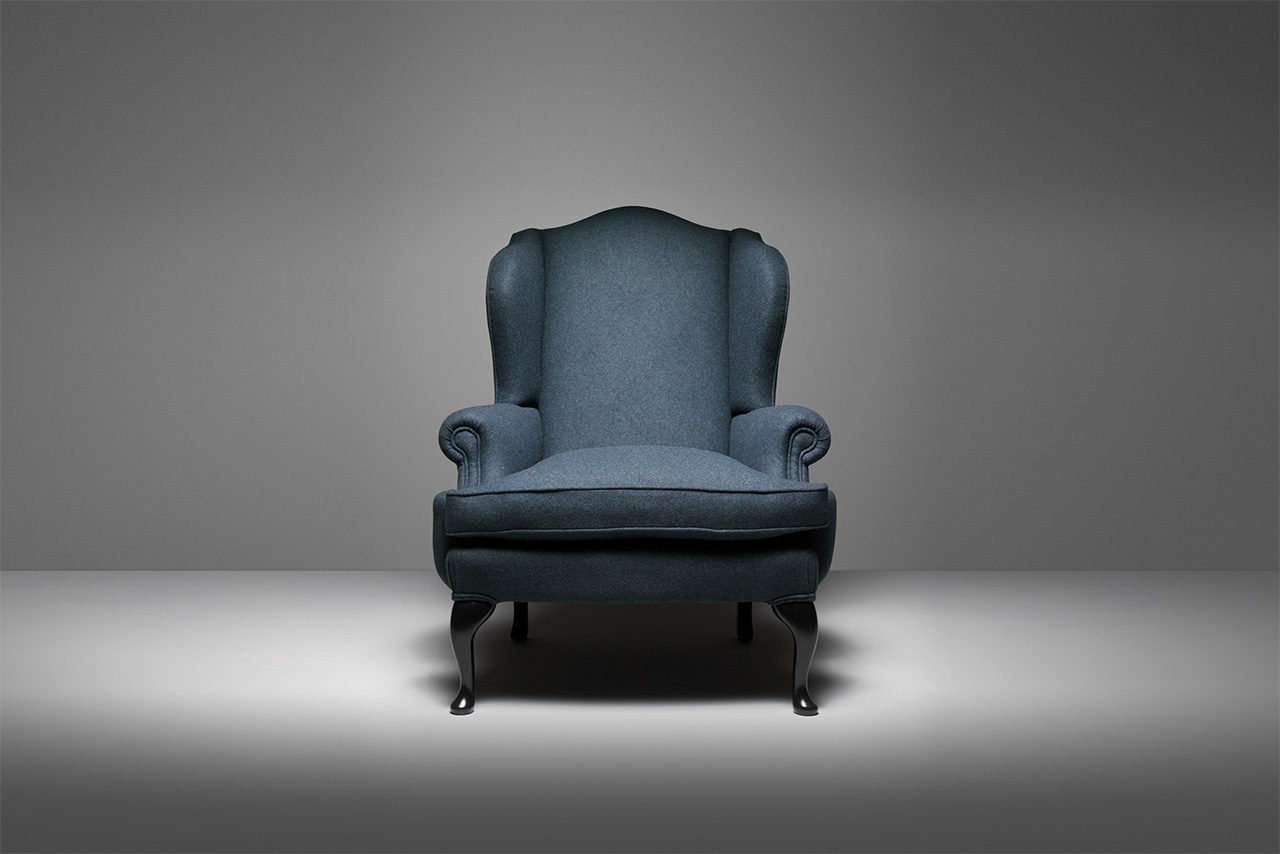 Sillón orejero James Boswell de lana azul real
