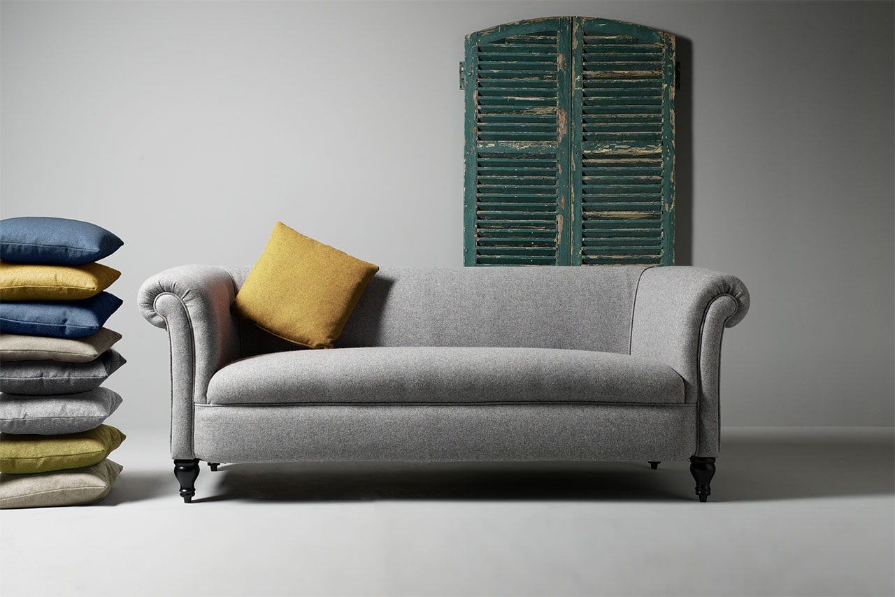 Madison Studio 3-Sitzer-Sofa aus grauer Wolle