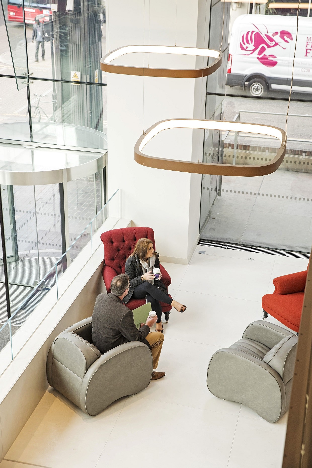 Chesterfield-Ohrensessel bei Bourne Capital