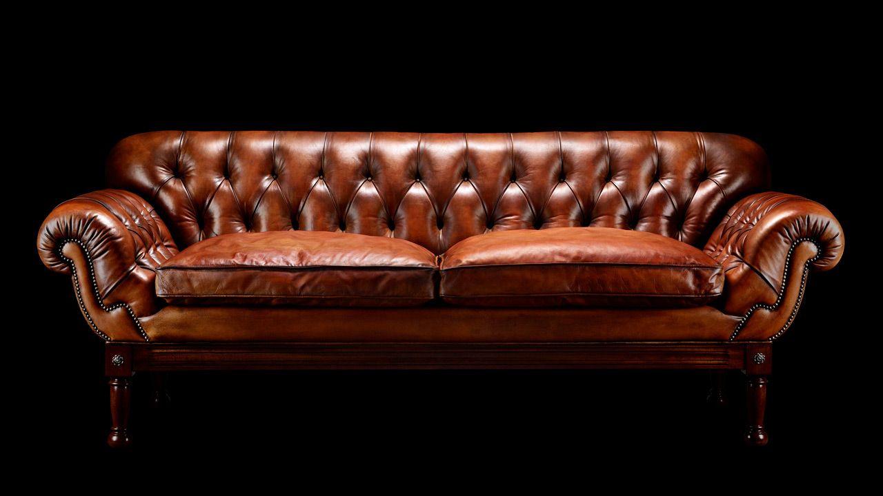 John Hawkesworth Chesterfield-Sofa aus Leder