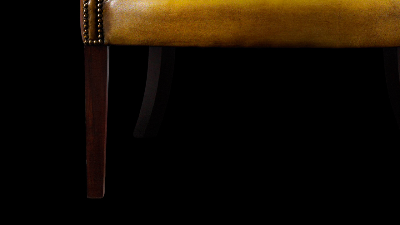 Canapé en cuir doré Oliver Goldsmith