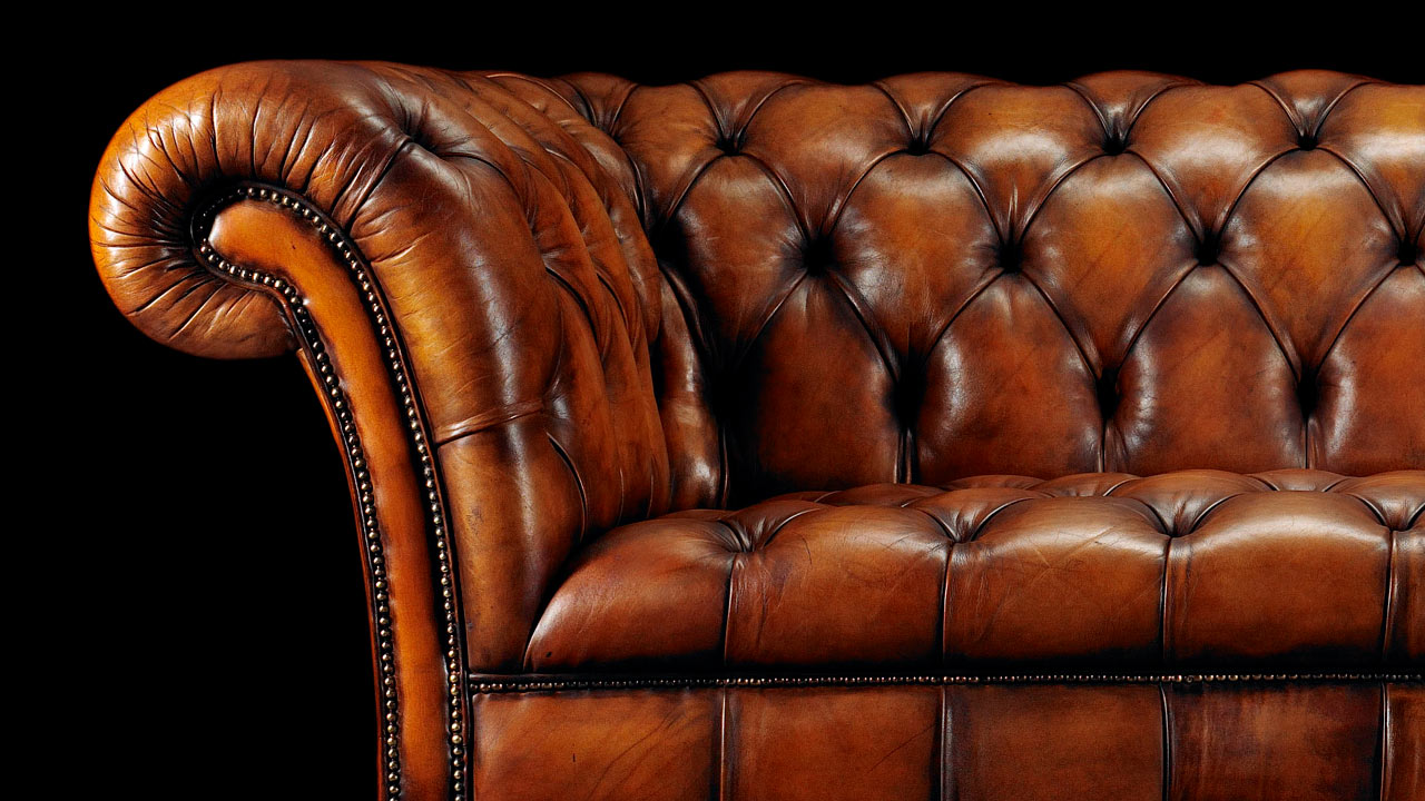 Sofá Chesterfield Philip Stanhope coloreado a mano