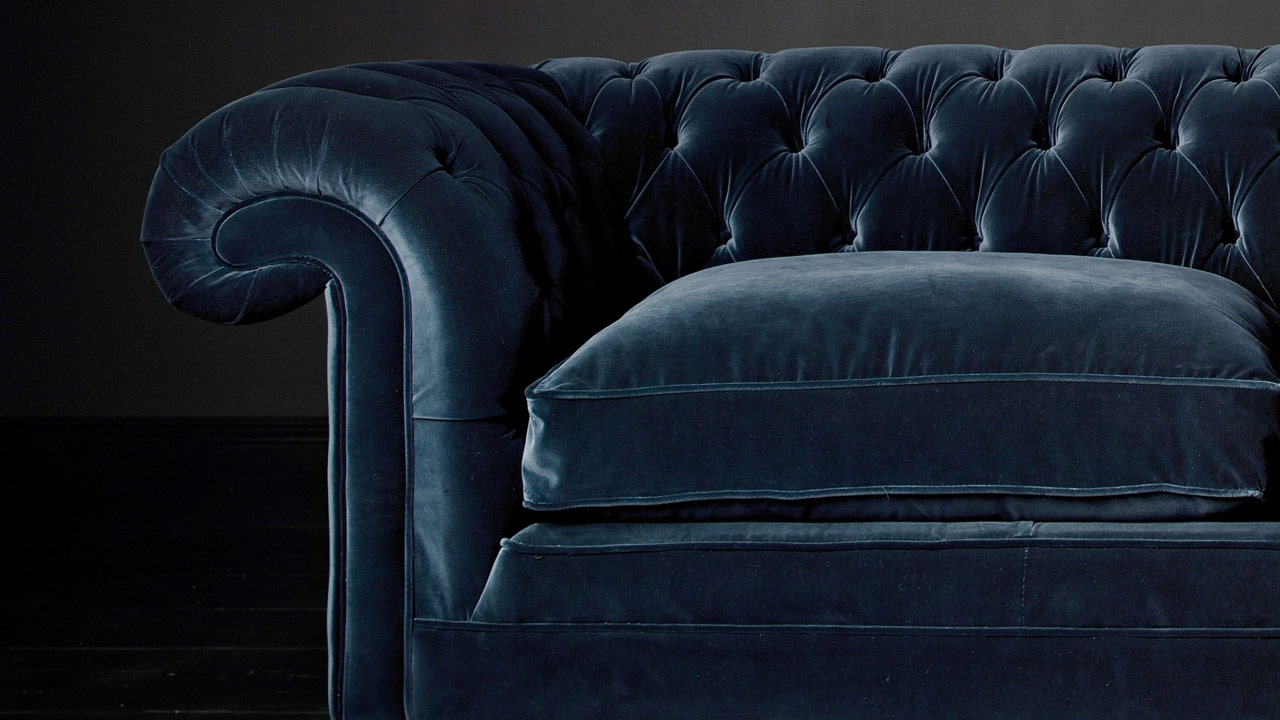 Smuel Johnson Grand-Sofa aus Samt