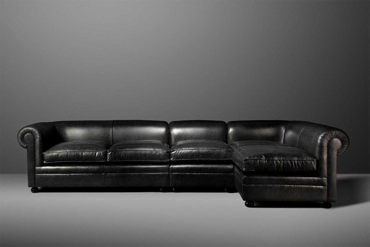 Manhattan King Ecksofa aus schwarzem Saddle Leder mit Sessel
