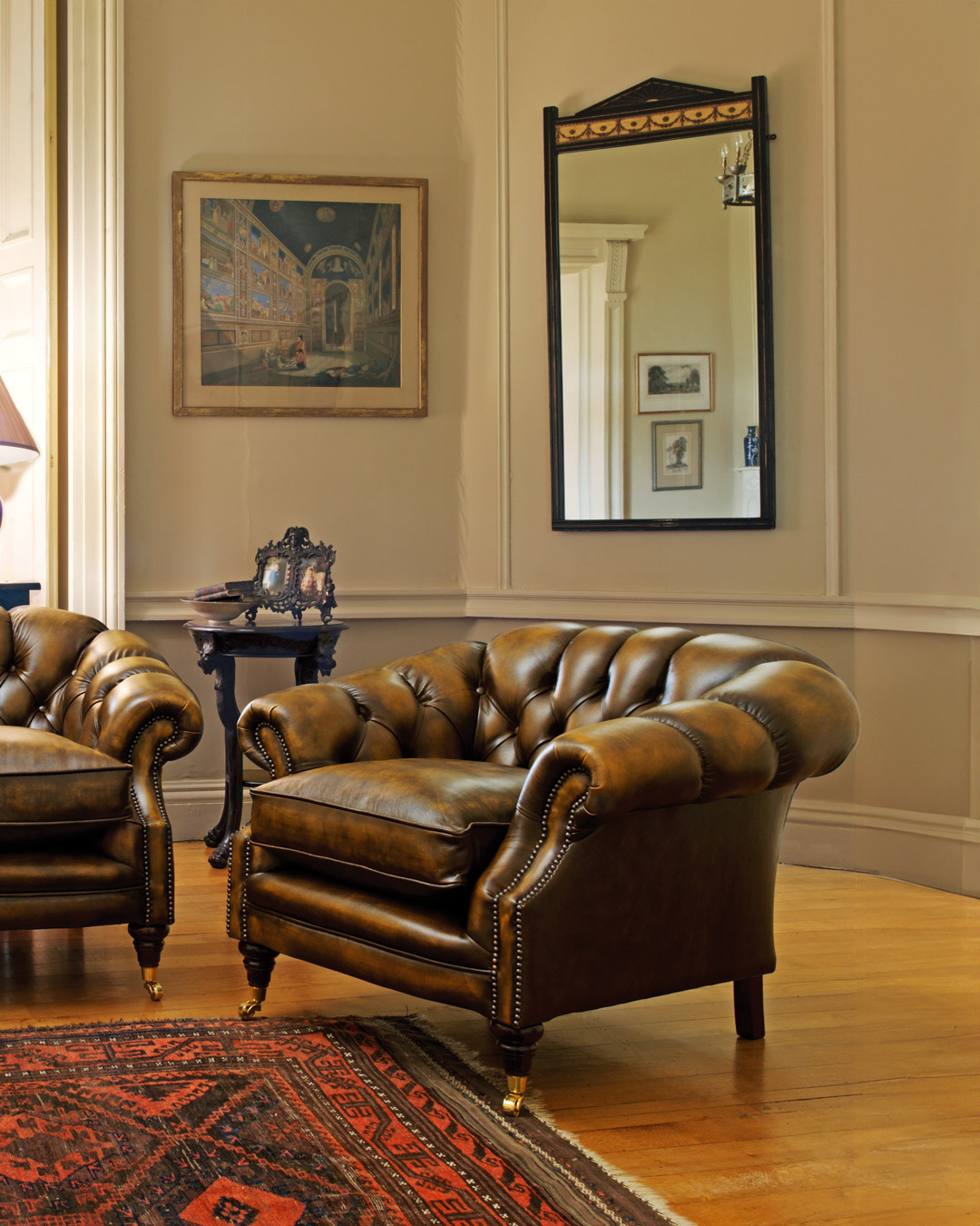 Bradwell sanft geformter Chesterfield-Sessel mit sanften Kurven.
